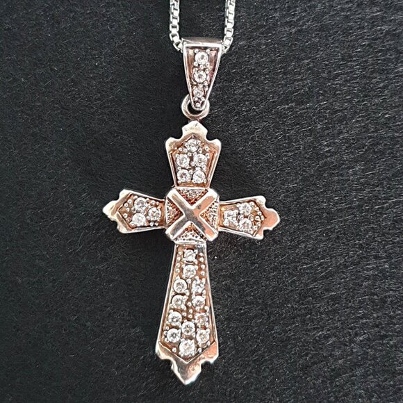 Bold Vintage 925 Sterling Silver CZ Crucifix Pendant & Box Chain Necklace - Picture 11 of 12